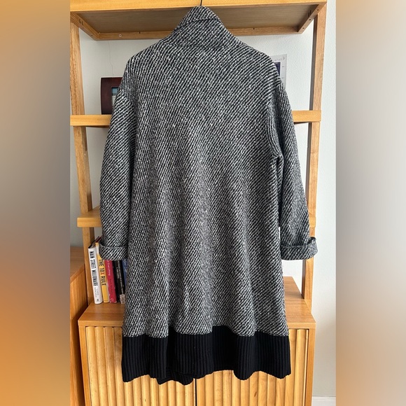 OSKA High Collar Knee Length Coat - Relaxed Fit - 100% Virgin Wool - Picture 7 of 10